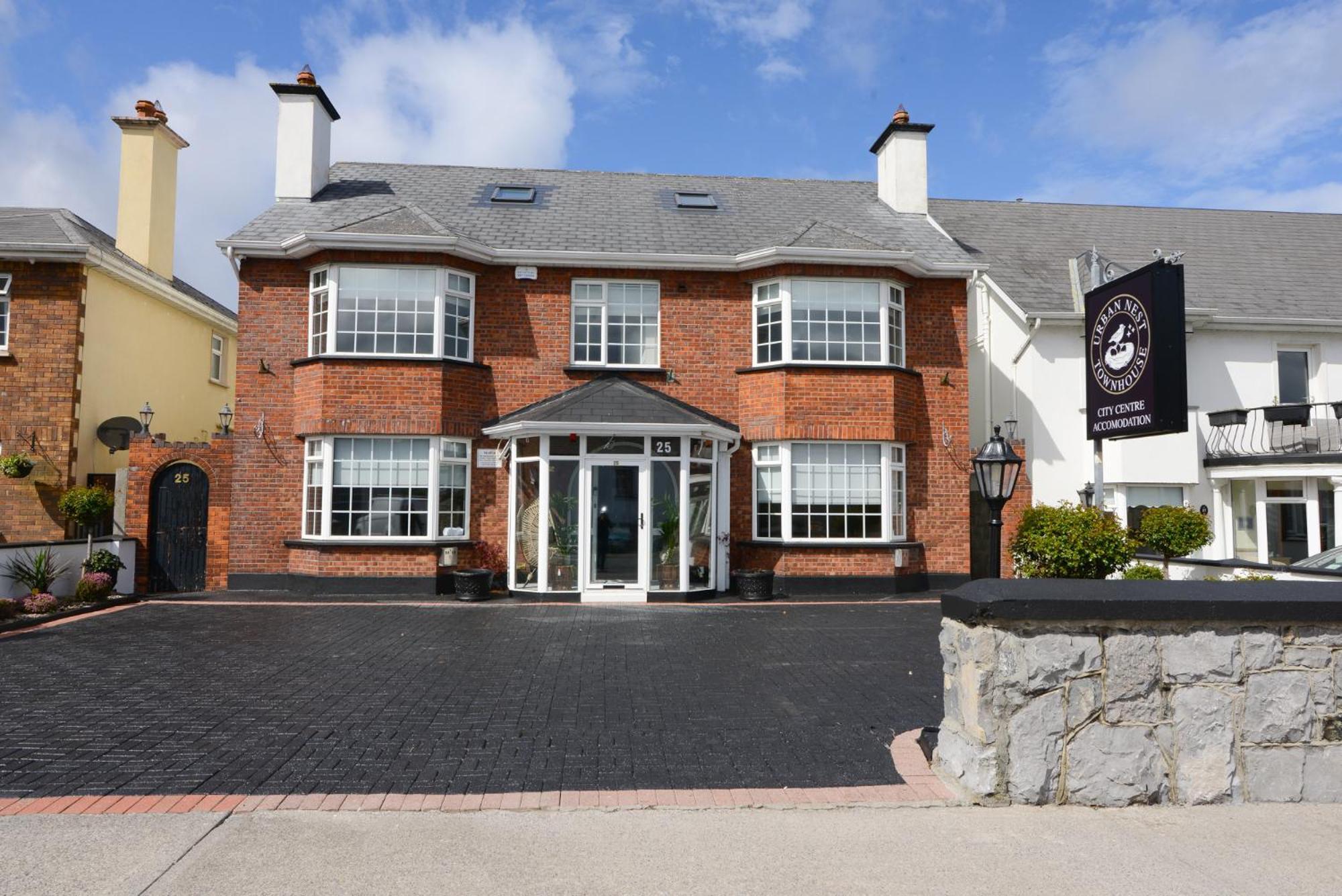 Aaron Guesthouse Galway Eksteriør billede