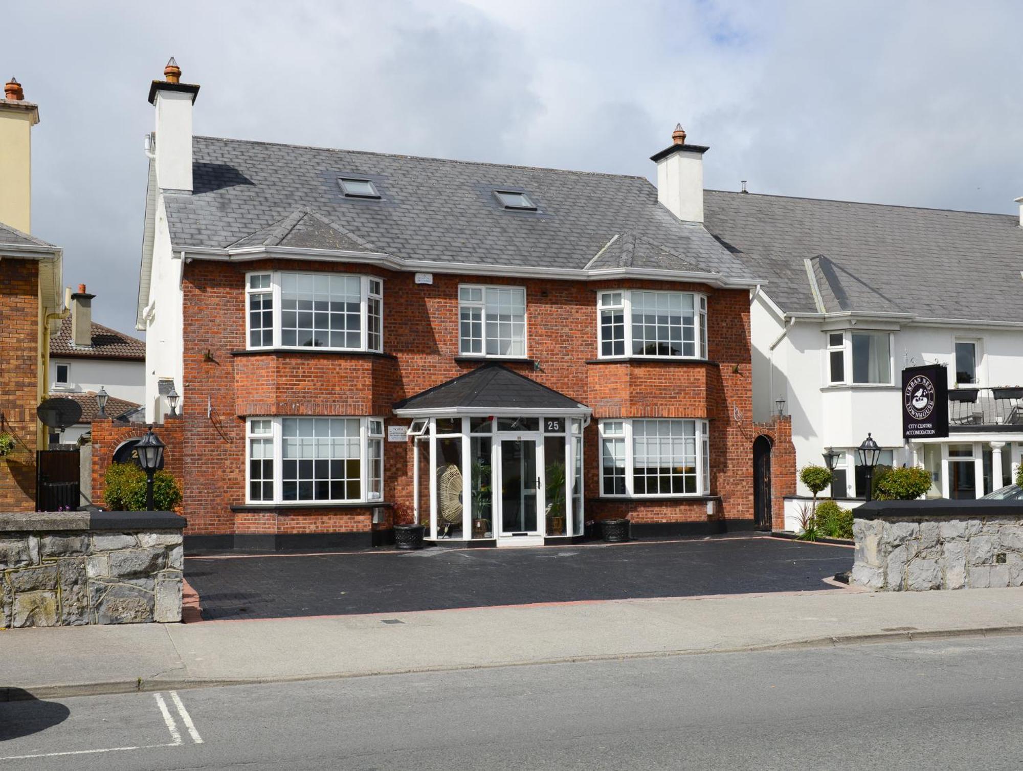 Aaron Guesthouse Galway Eksteriør billede